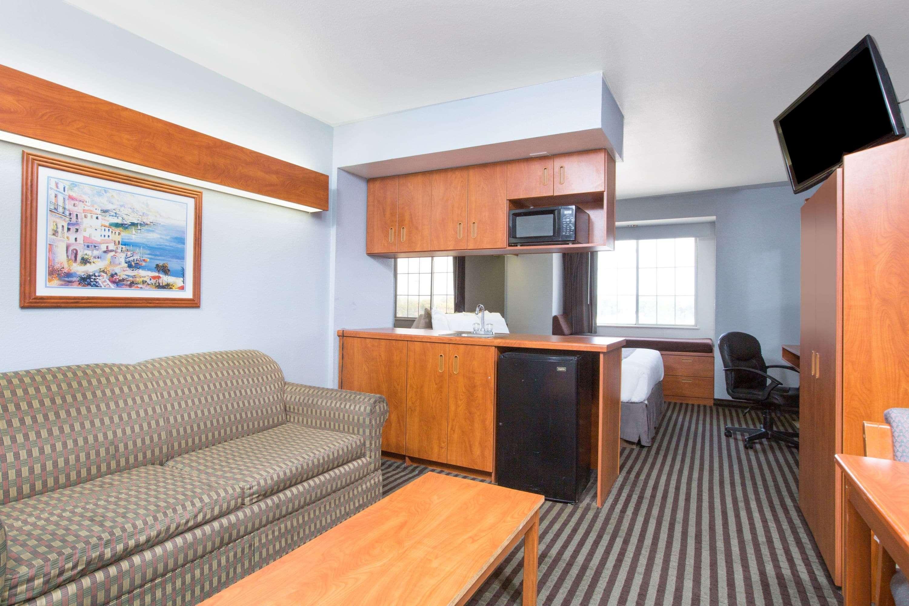 Microtel Inn & Suites By Wyndham Garland/Dallas Ngoại thất bức ảnh
